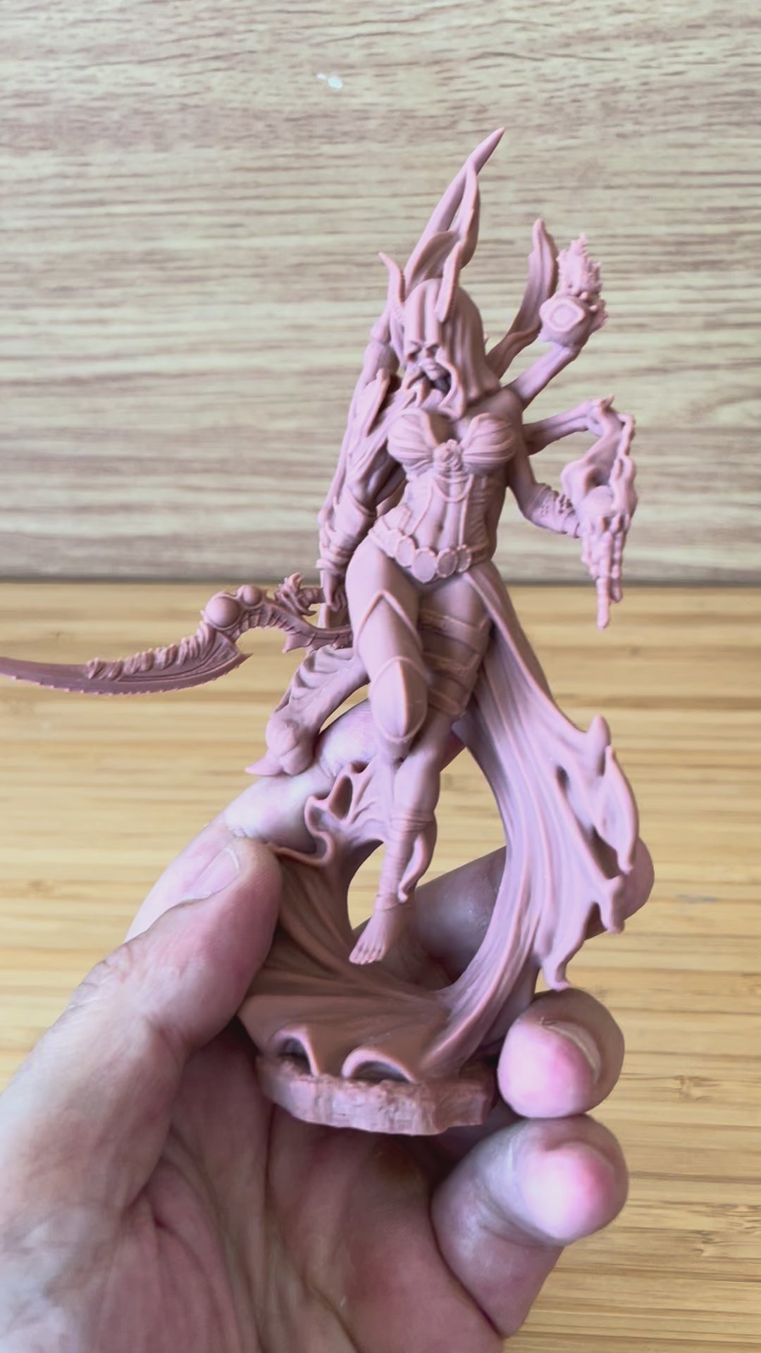 Velthara – unpainted resin model 32 mm / 75 mm from Ladies of the Dark Age collection