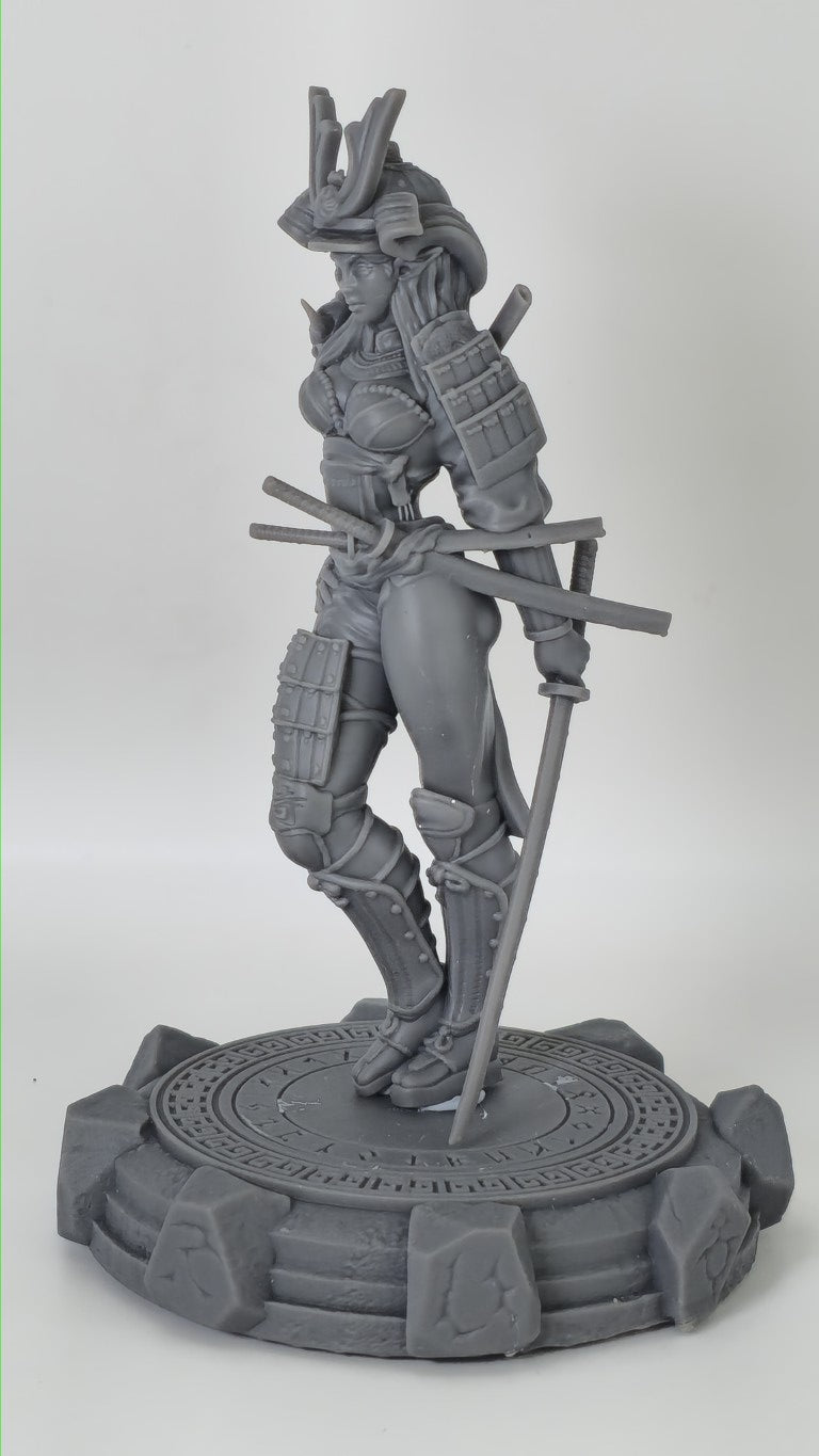 Nayeli – Sammelfigur 32 mm / 75 mm – Ladies of the Dark 2