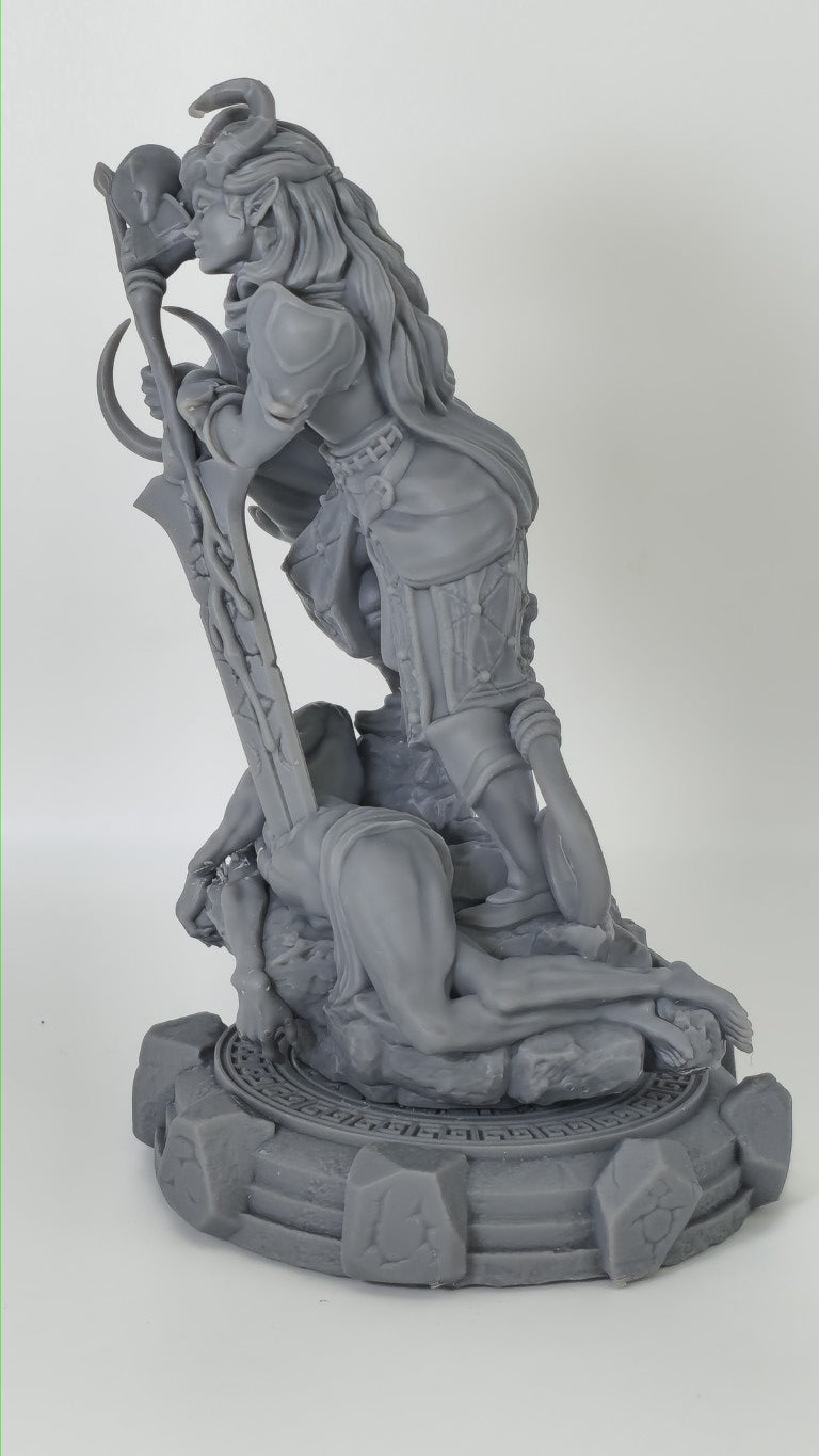 Sareth – Sammelfigur 32 mm / 75 mm – Ladies of the Dark 2