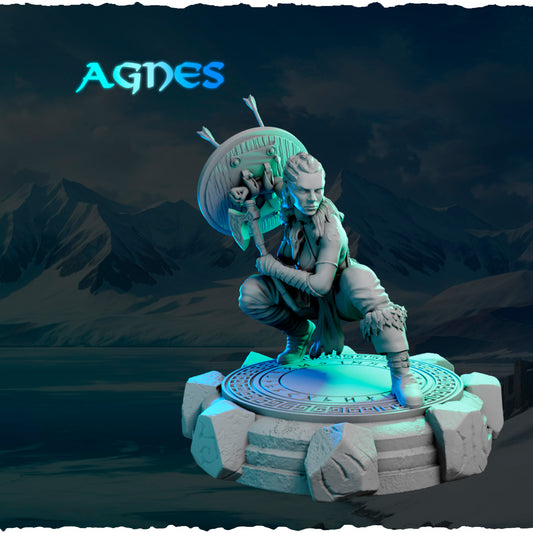 Agnes – figurka wojowniczki północy z toporem i tarczą