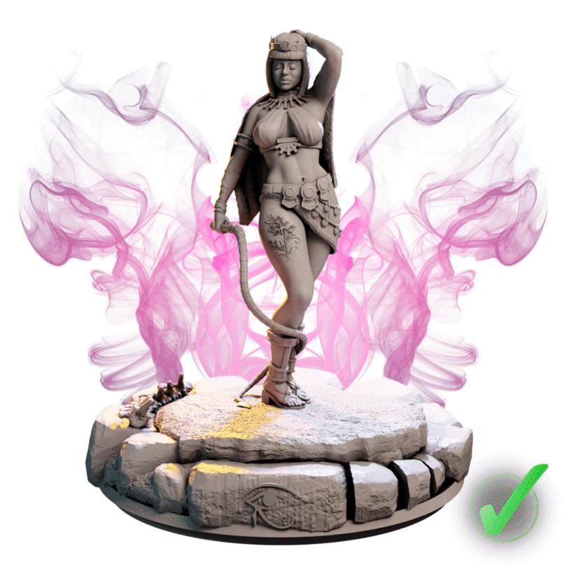 Omorose – Królowa Piasków — widok z przodu na pustynnej podstawce