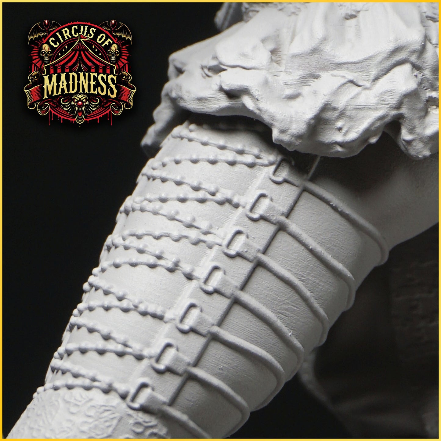 Stella – surowa wersja figurki z obręczą i pochodnią, Black Bird Miniatures