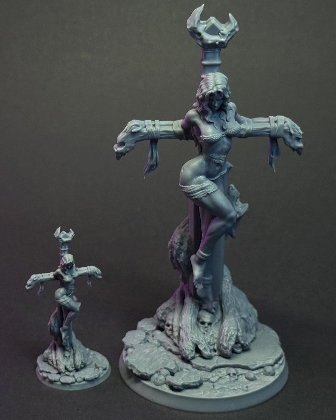 Vhaeryn – Königinnen des Chaos – Figur 32 mm / 75 mm – Black Bird Miniatures (Kopie)