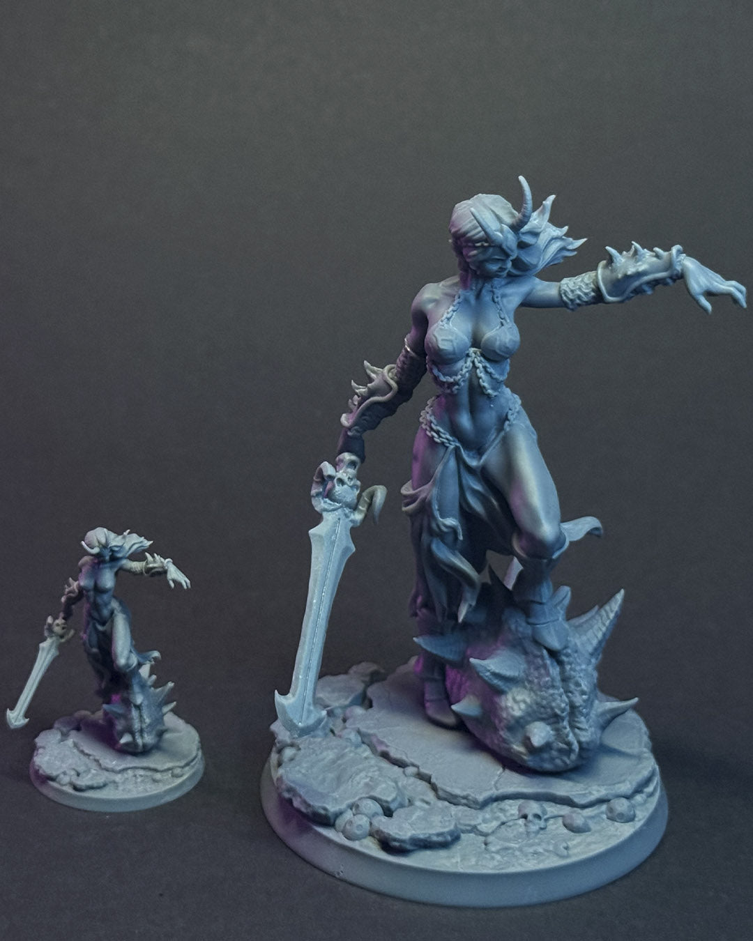 Zhaelyss – Queens of Chaos – Figurka 32mm / 75mm – Black Bird Miniatures