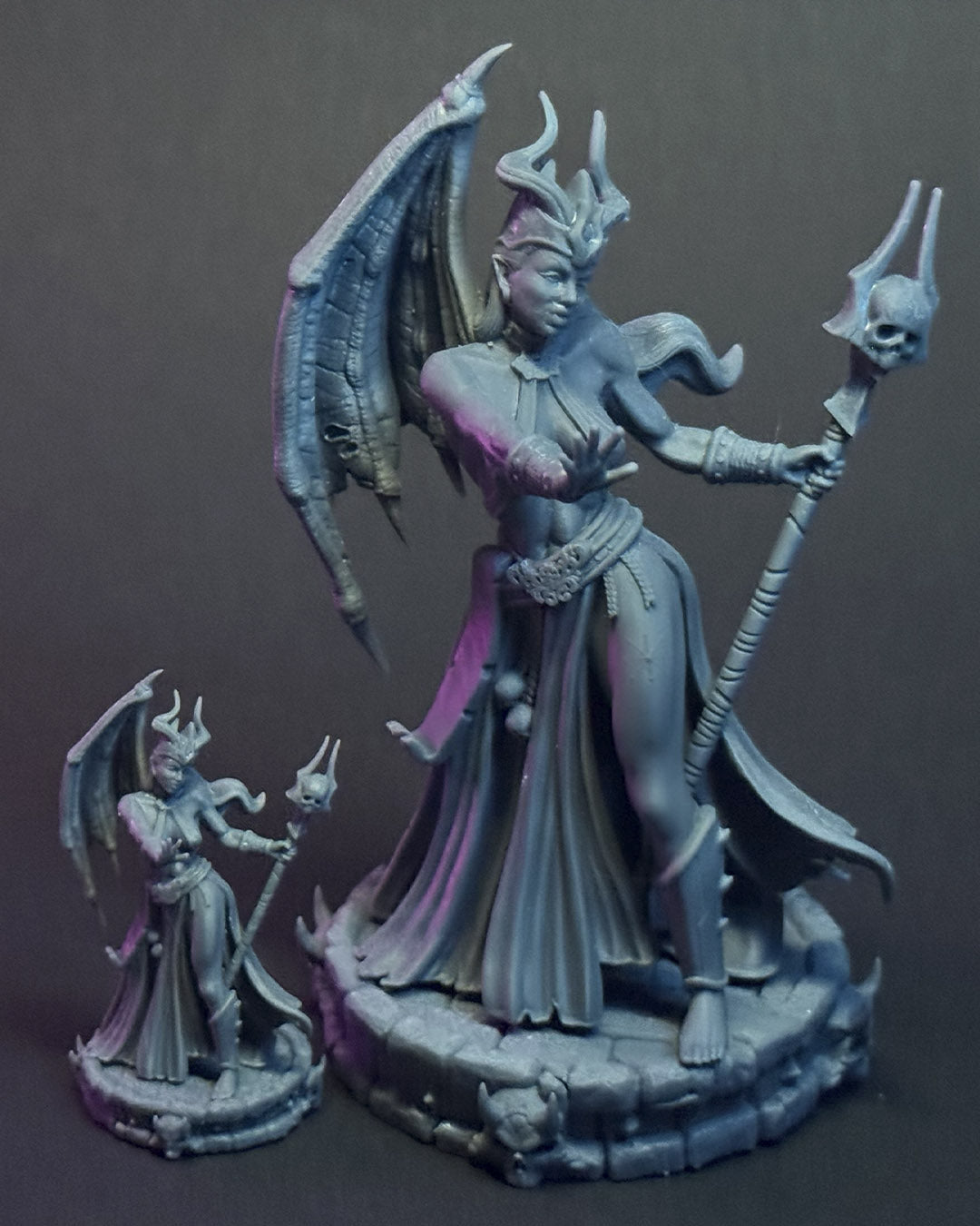 Zyphara – Queens of Chaos – Figurka 32mm / 75mm – Black Bird Miniatures