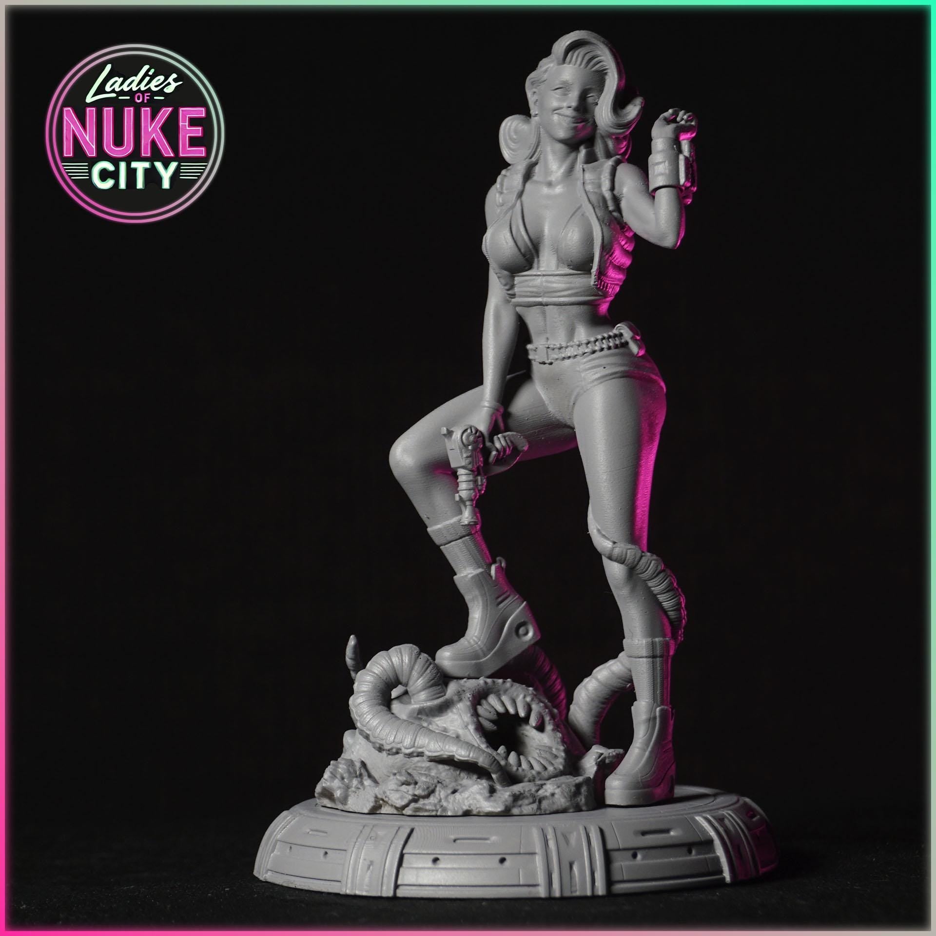 Nova Solstice figurka żywiczna – Nuke City Ladies – Black Bird Miniatures
