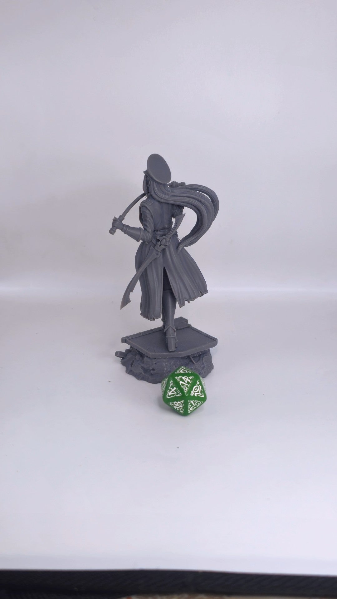 Valeria – Queens of the Black Empire | Imperialna Oficer Grimdark
