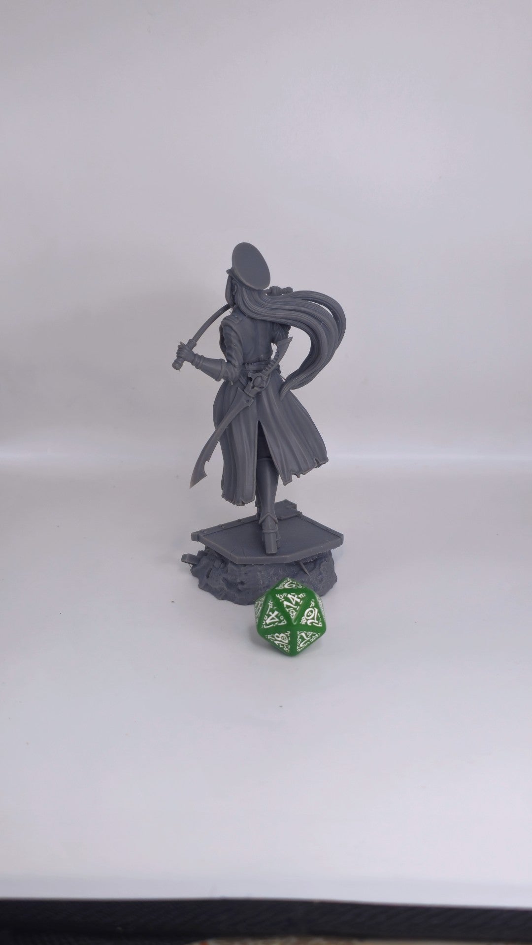 Valeria – Queens of the Black Empire | Imperialna Oficer Grimdark